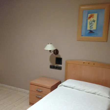 Guest house Meseguer 2*